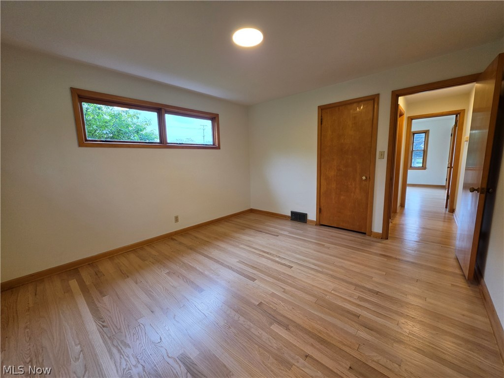 1459 Stepney Property Photo 9