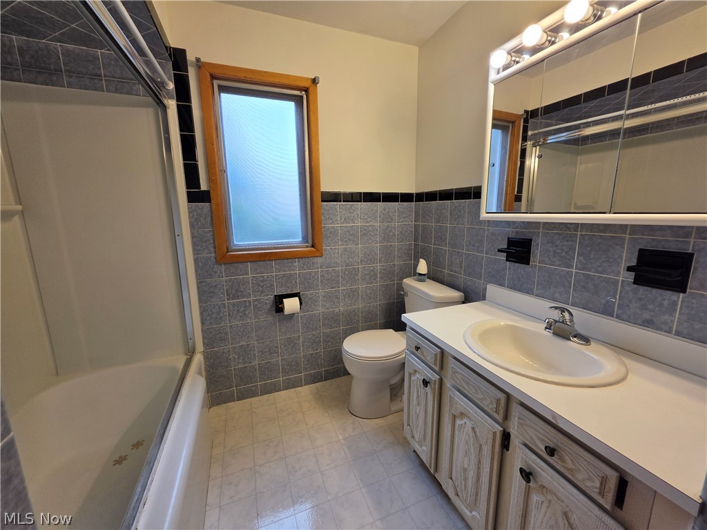 1459 Stepney Property Photo 11