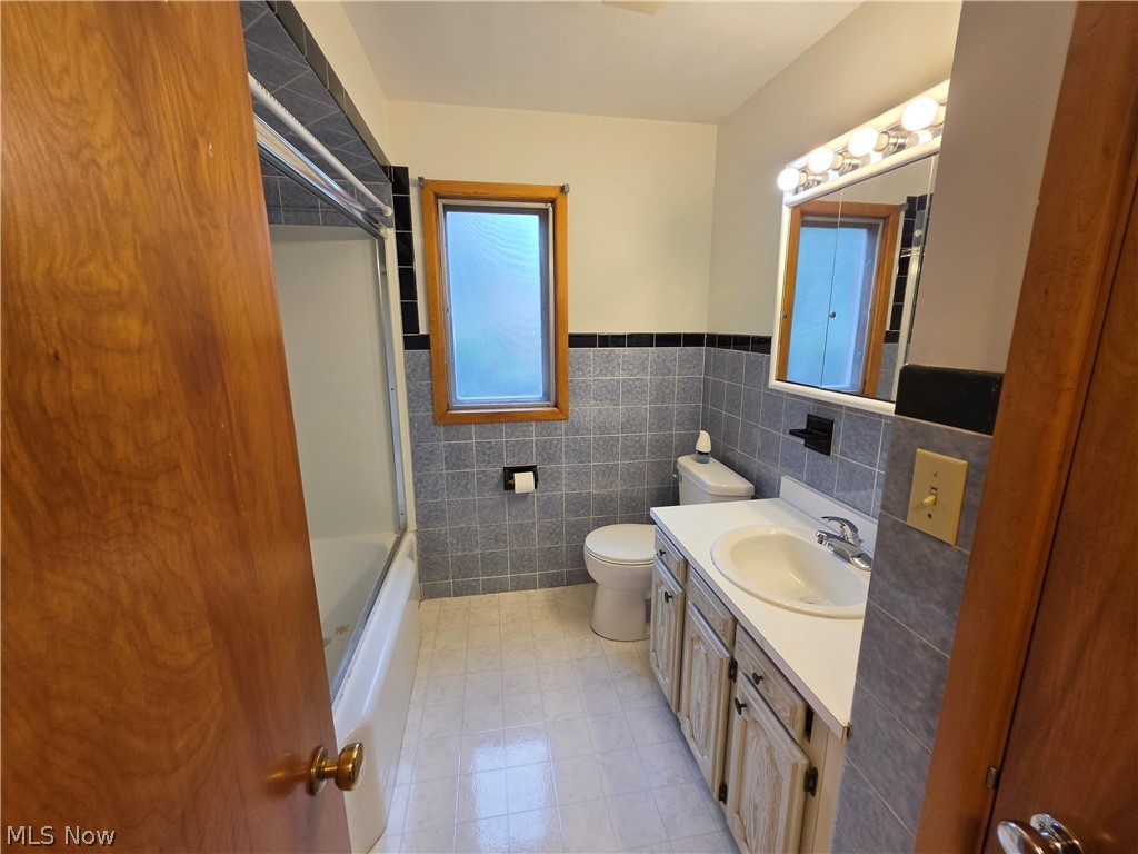 1459 Stepney Property Photo 12