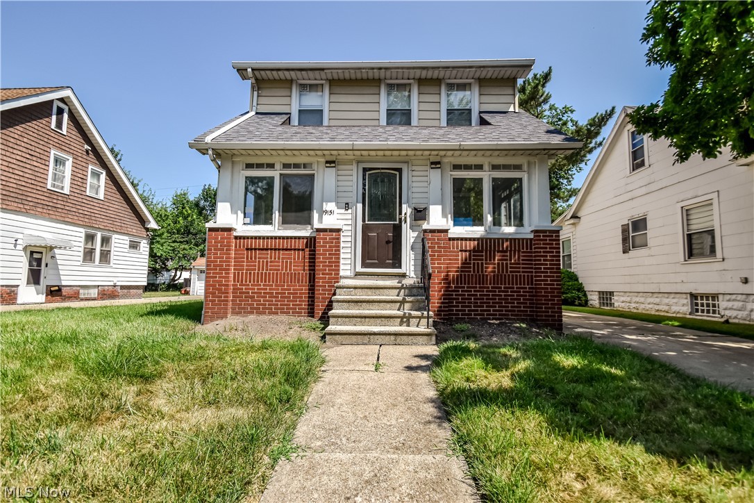19151 Pasnow Avenue Property Photo 1