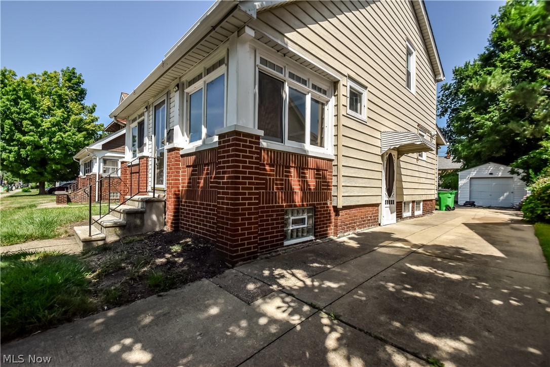19151 Pasnow Avenue Property Photo 7