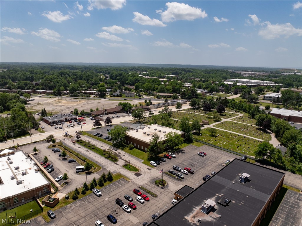 32875 Solon Road Property Photo 4