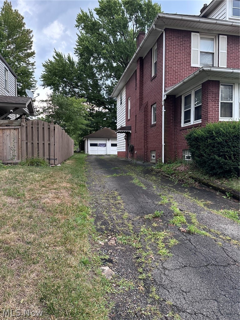 615 Washington Avenue Property Photo 7