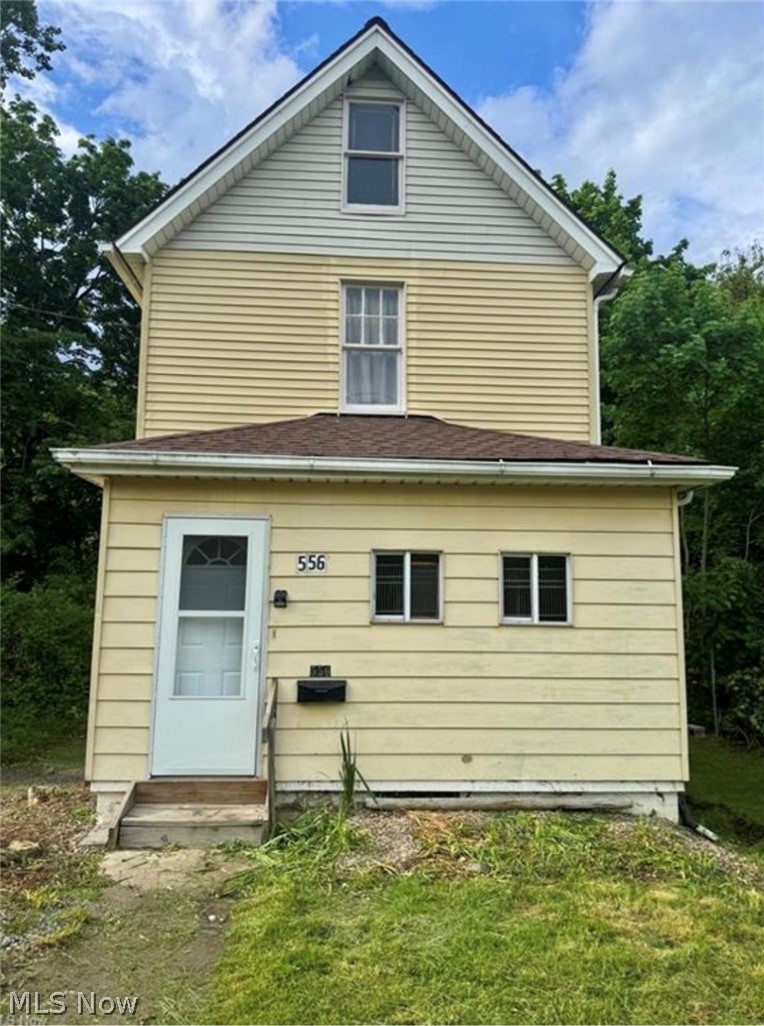 556 W Myrtle Avenue Property Photo 1
