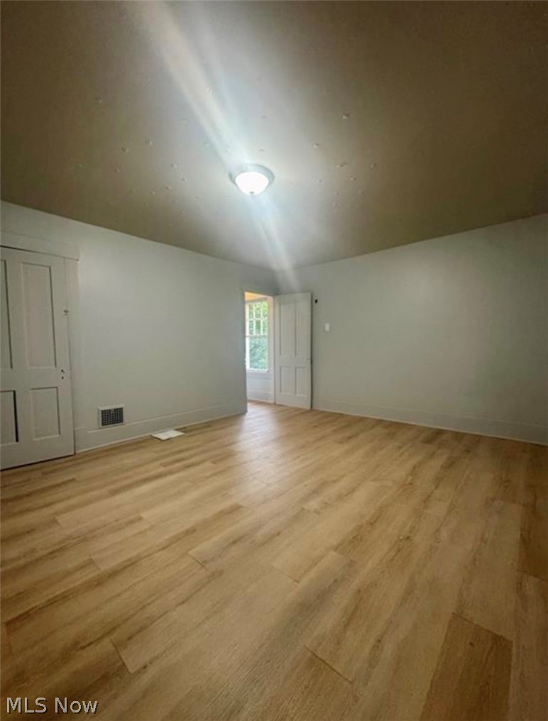 556 W Myrtle Avenue Property Photo 10
