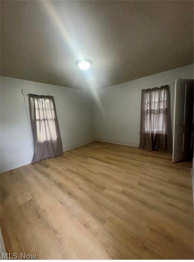 556 W Myrtle Avenue Property Photo 11