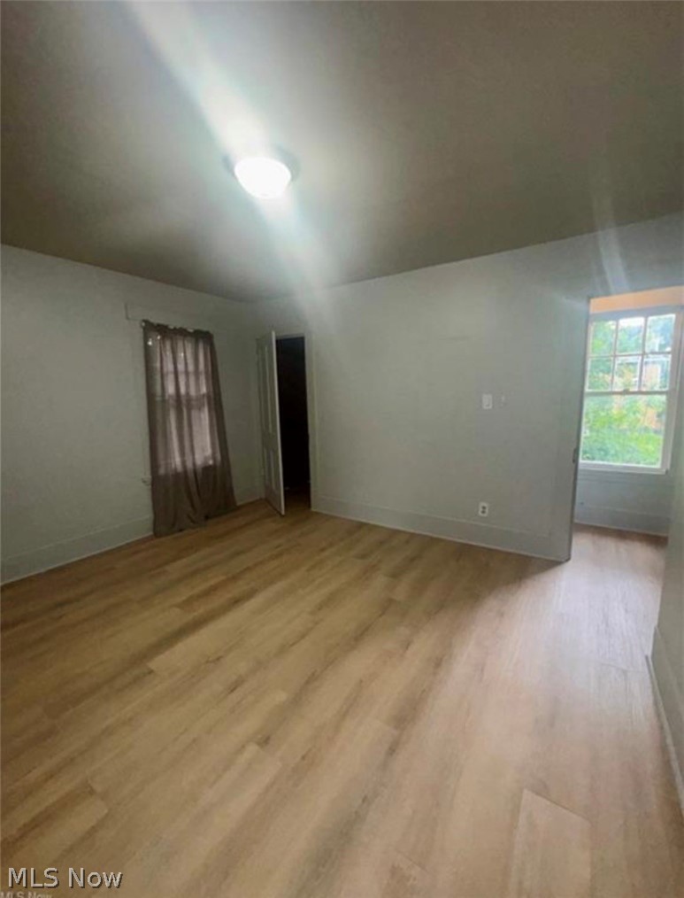 556 W Myrtle Avenue Property Photo 12
