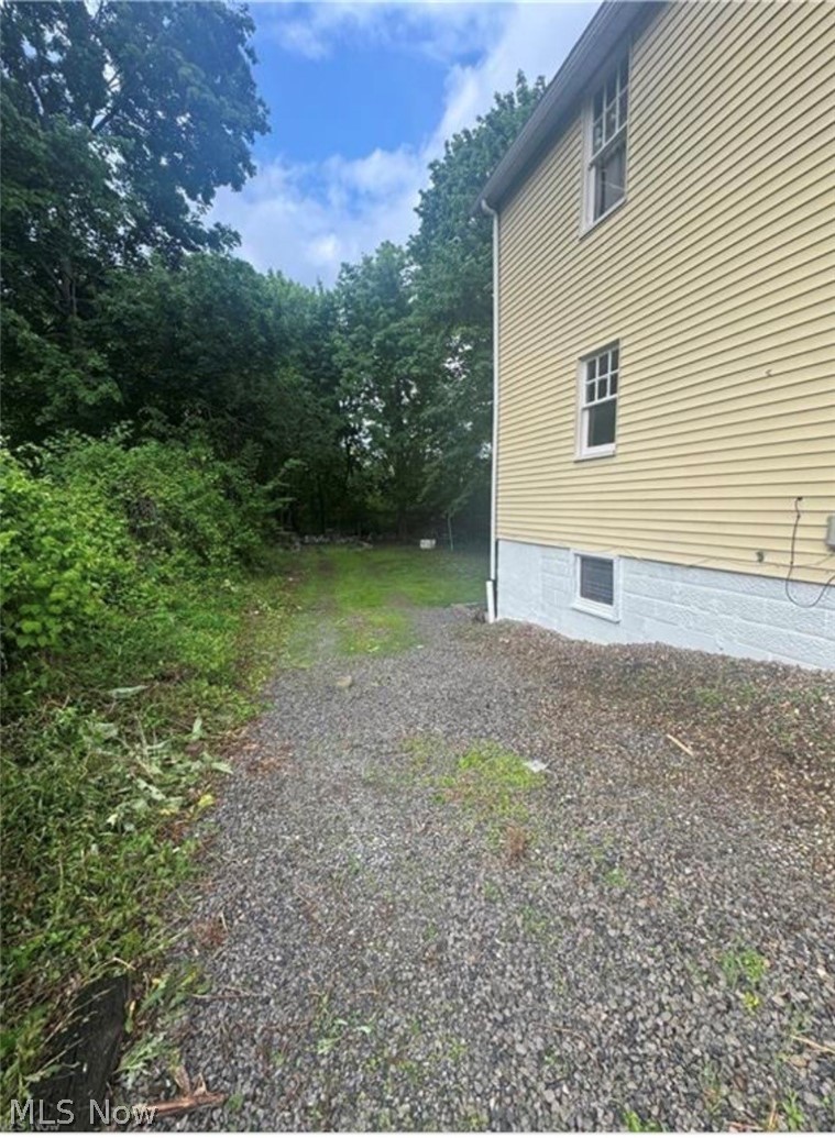 556 W Myrtle Avenue Property Photo 18