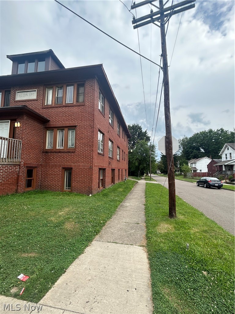 228 Cole Avenue Property Photo 2