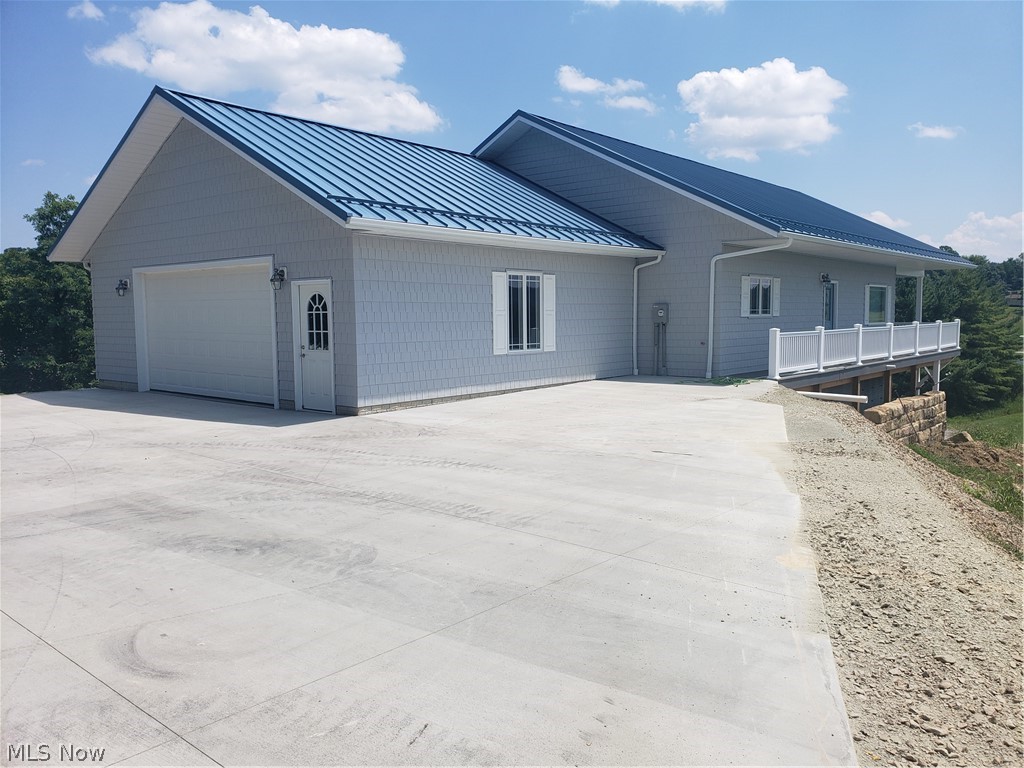 56269 Lakeview Drive Property Photo 3