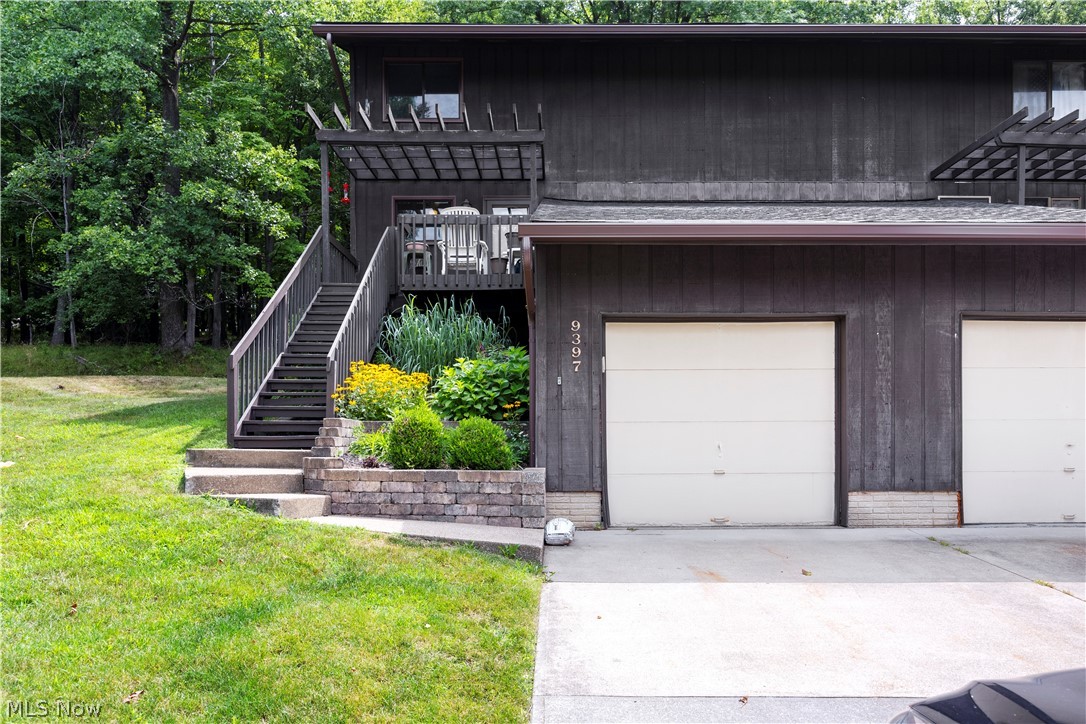 9397 Bassett Lane