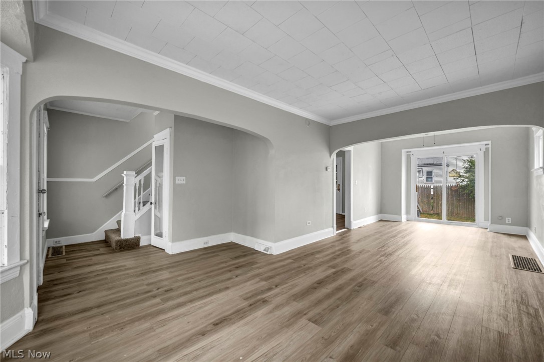 9825 Macon Avenue Property Photo 8