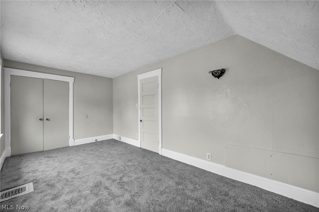 9825 Macon Avenue Property Photo 13