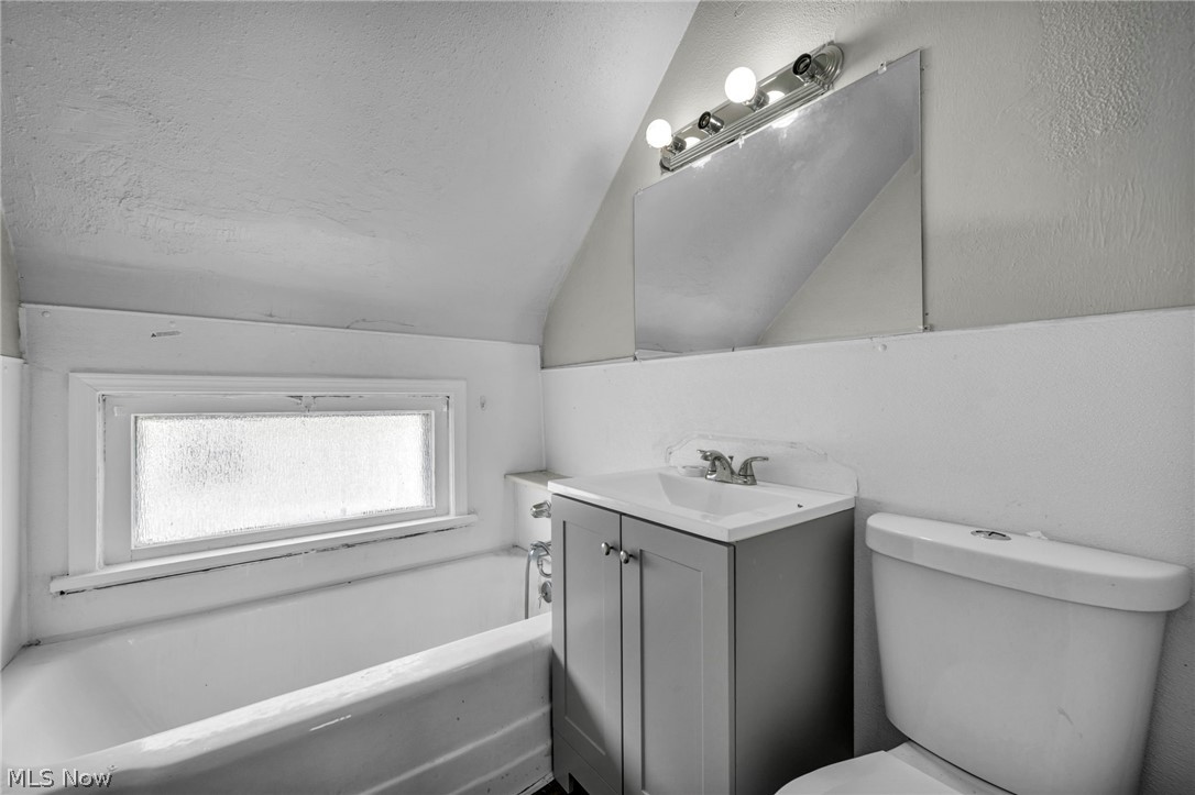 9825 Macon Avenue Property Photo 14