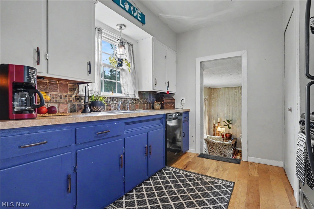 1952 Canton Road Property Photo 4