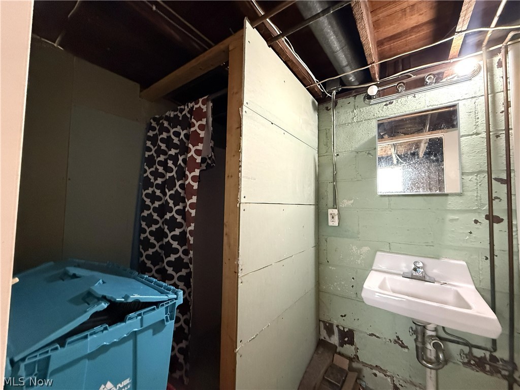 812 Clarendon Avenue Nw Property Photo 23