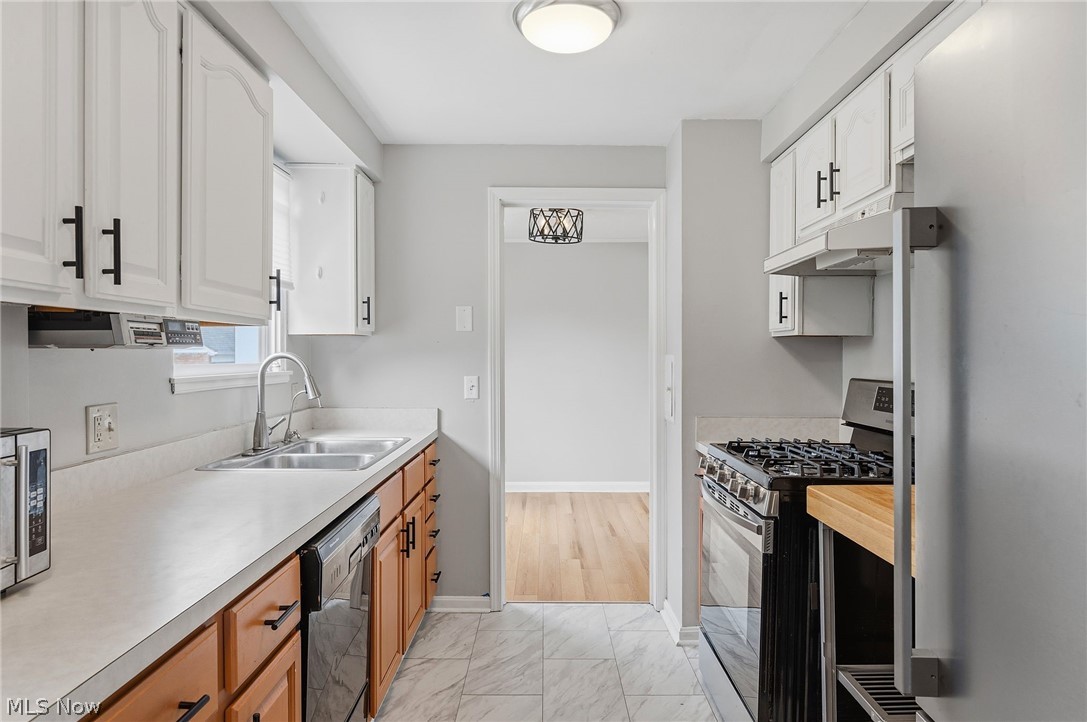 18300 Waterbury Avenue Property Photo 10