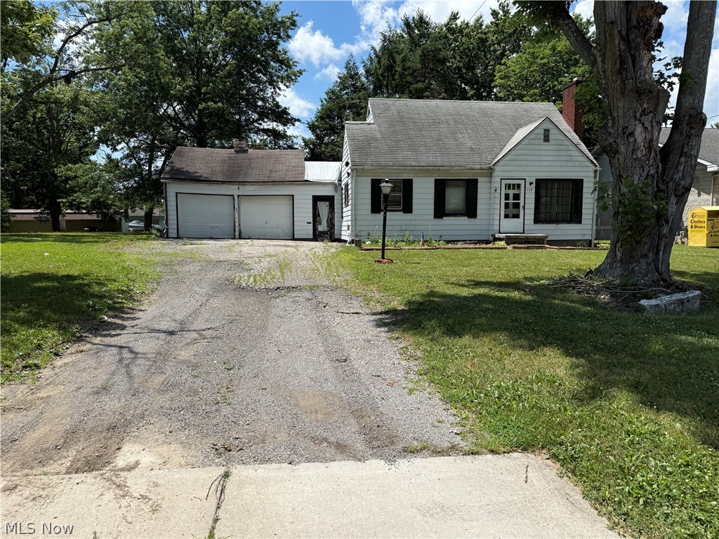 132 N Canfield Niles Road Property Photo 1