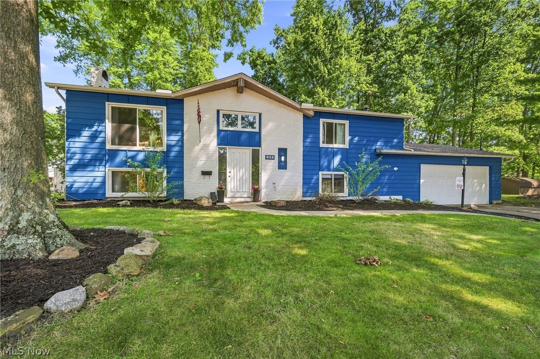 825 Valley Drive Property Photo 1