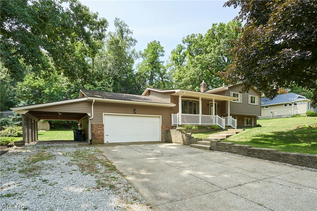 792 Jolson Avenue Property Photo 2