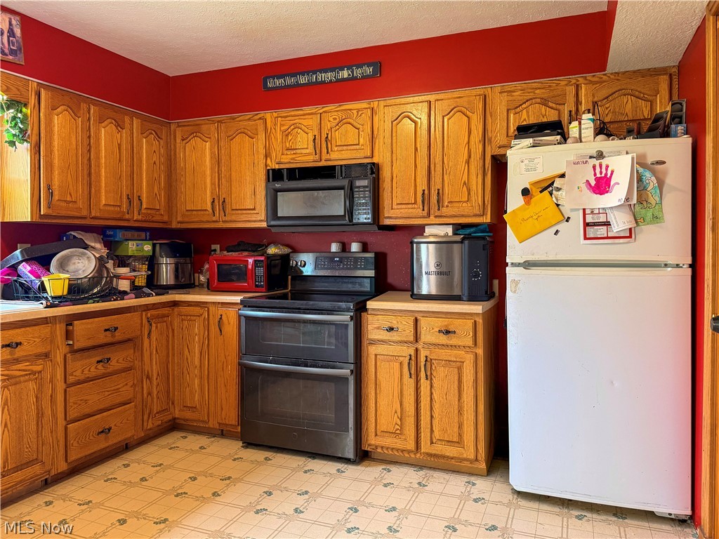 412 Lattimer Road W Property Photo 9