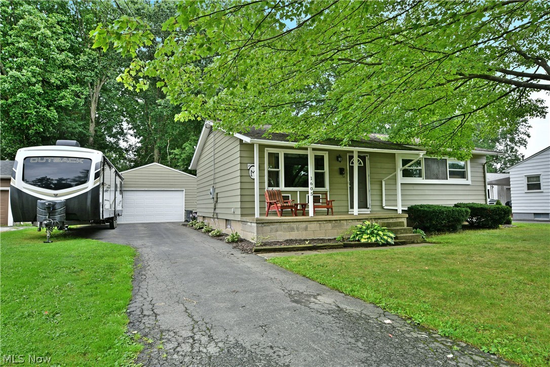 1605 Difford Drive Property Photo 3