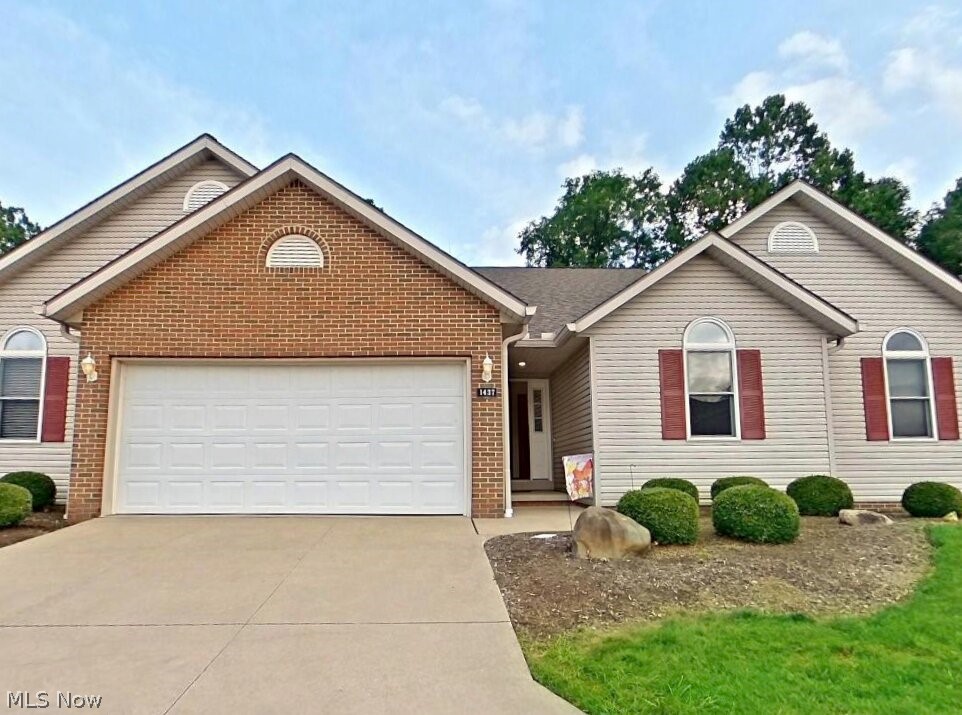 1437 Waters Edge Drive Property Photo 1