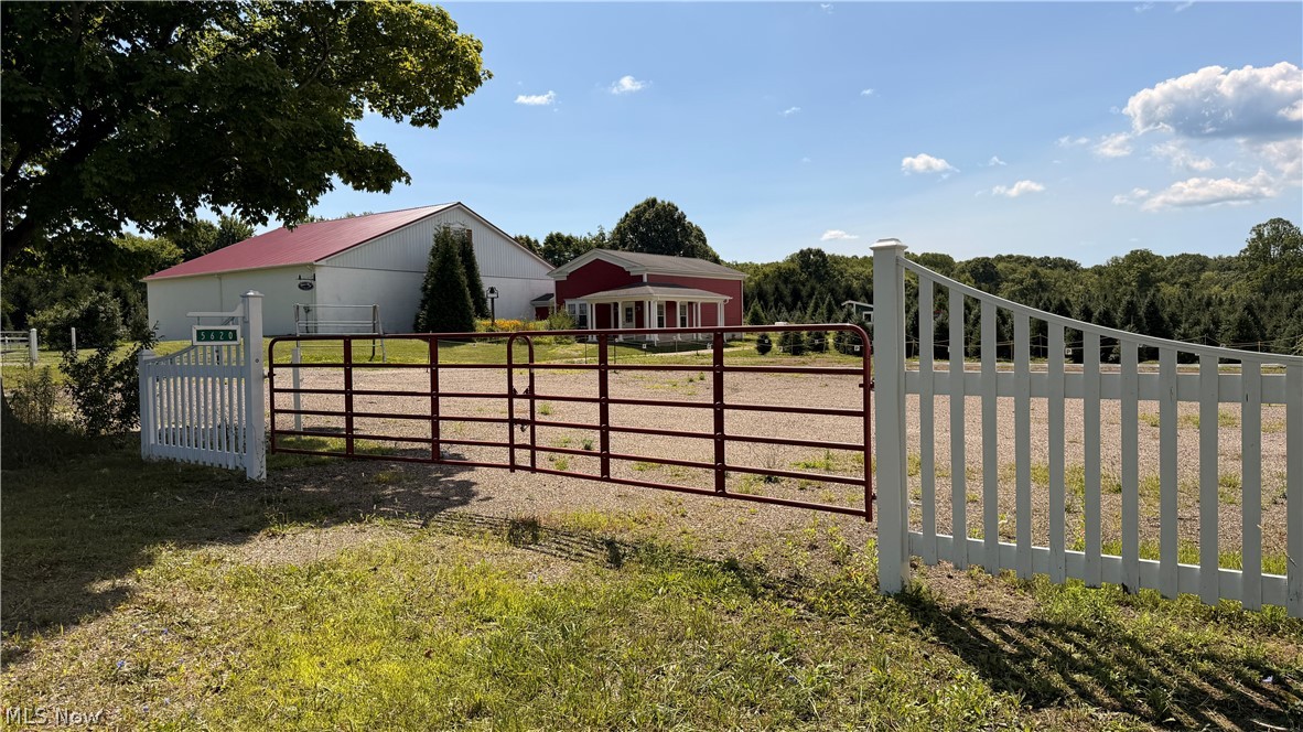 5620 Streeter Road Property Photo 1