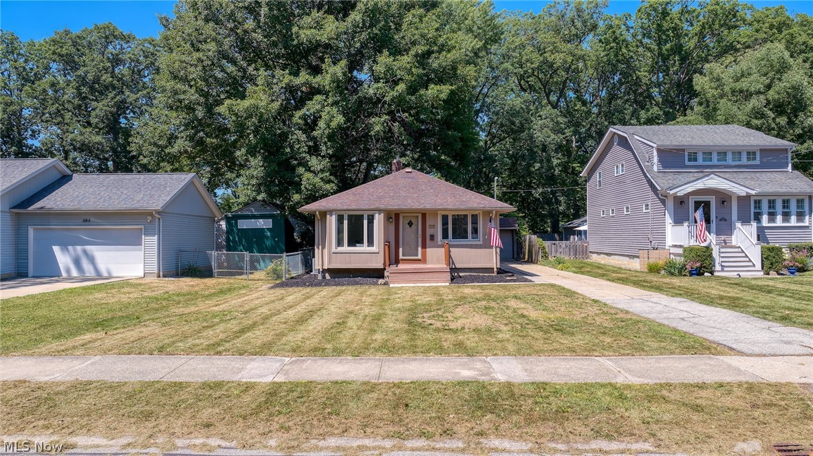24914 E Oakland Property Photo 10