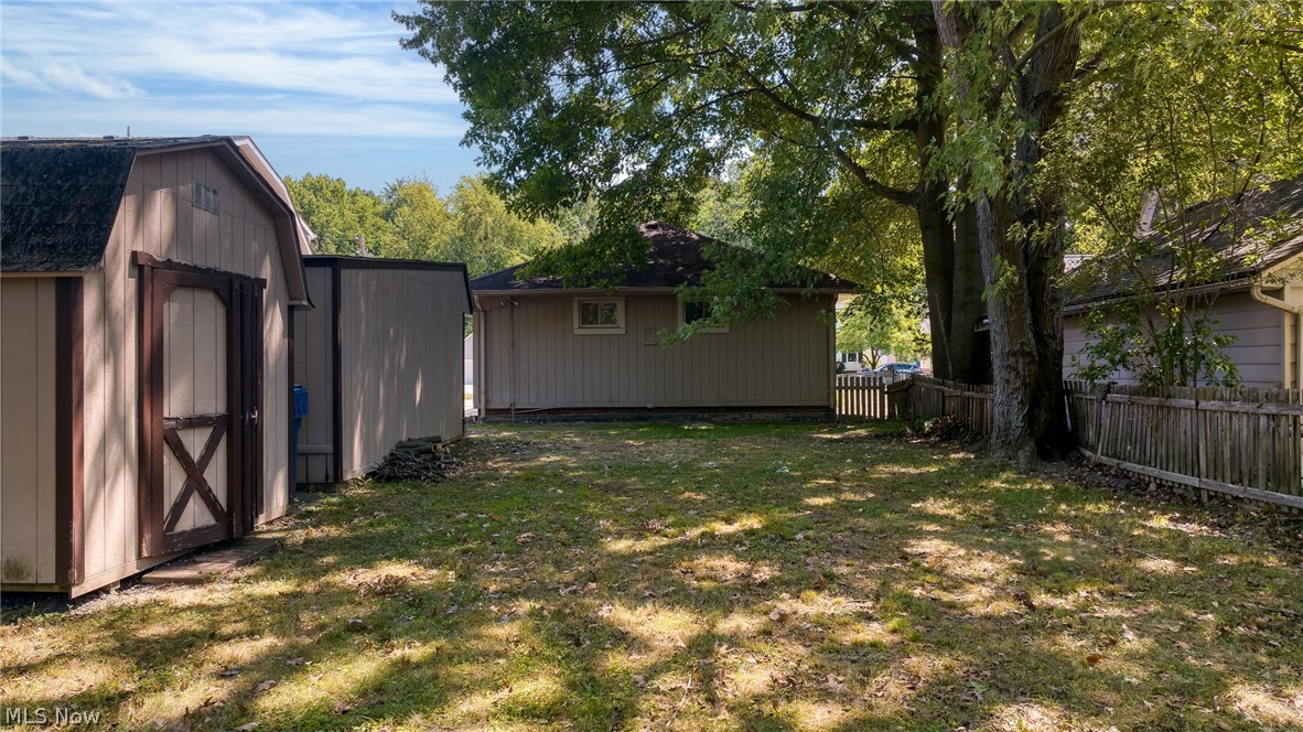 24914 E Oakland Property Photo 43