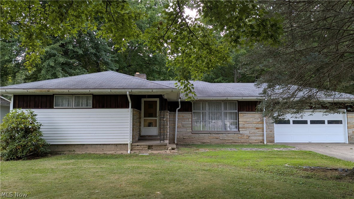2921 Center Road Property Photo 1