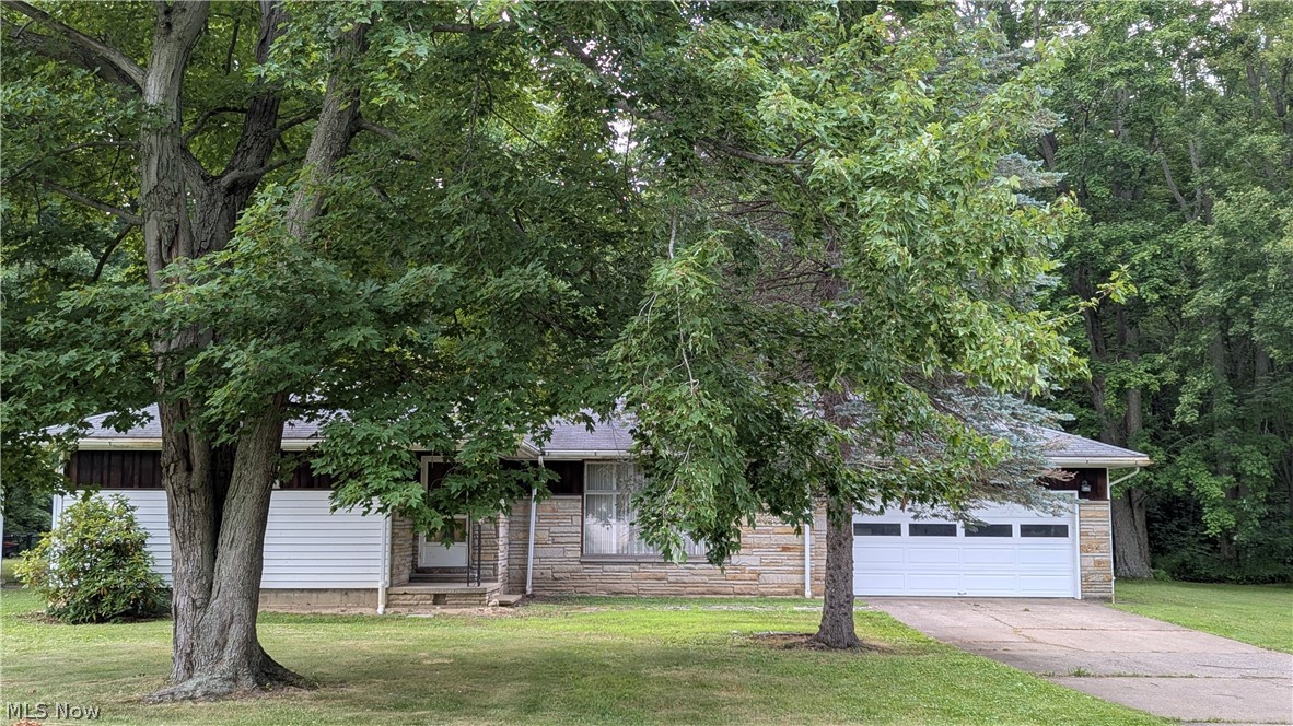2921 Center Road Property Photo 2