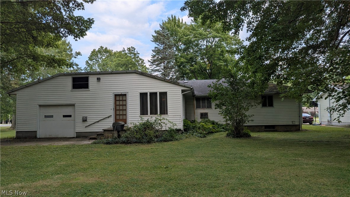 2921 Center Road Property Photo 5