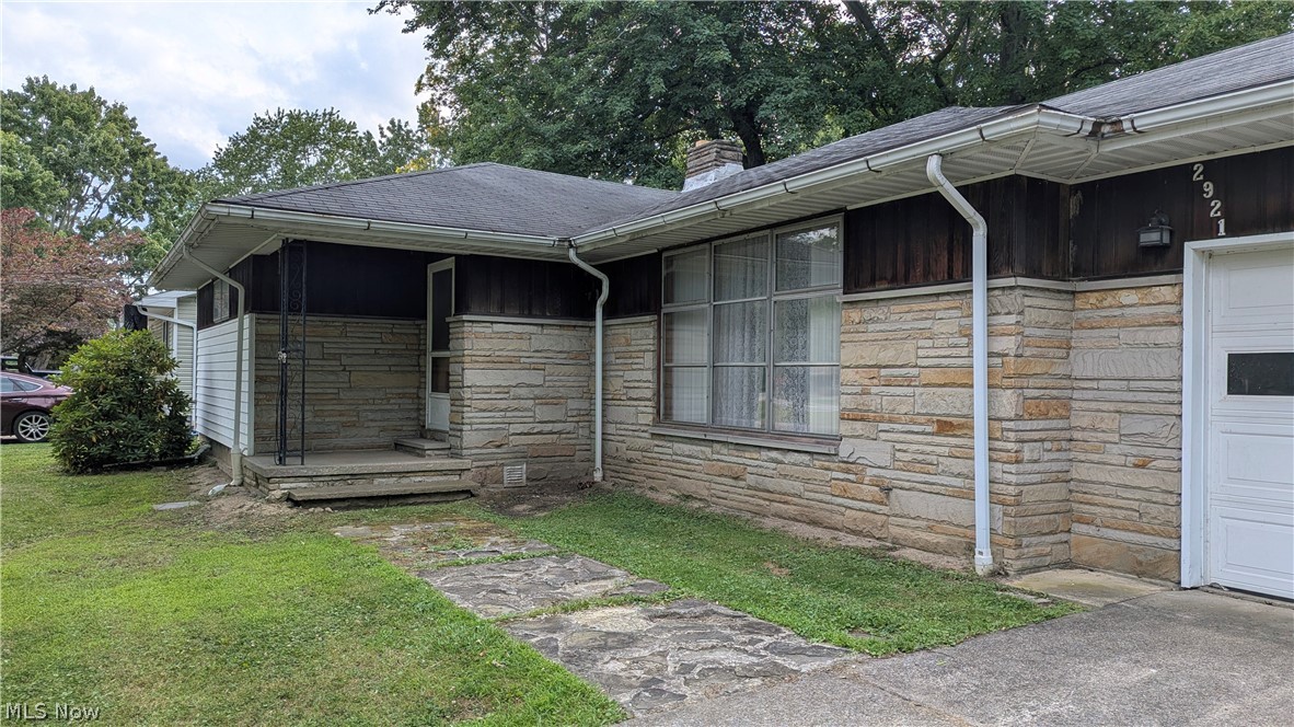 2921 Center Road Property Photo 6