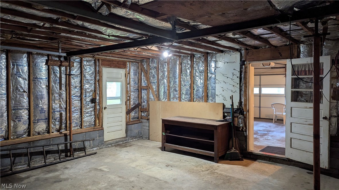 2921 Center Road Property Photo 15
