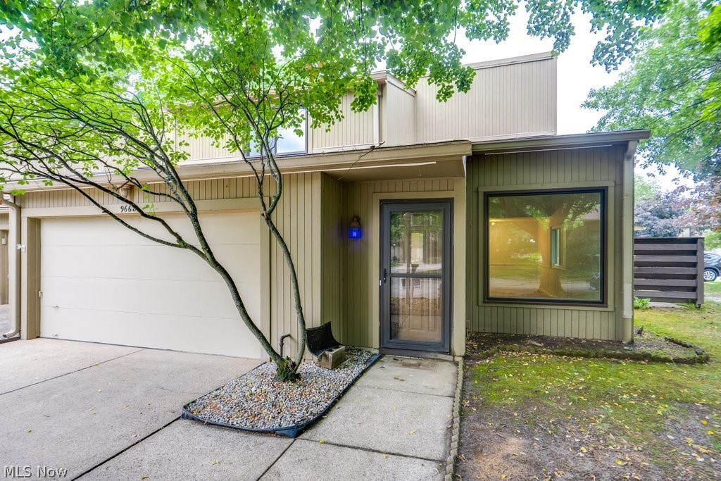 9668 Abbeyshire Way Property Photo 1