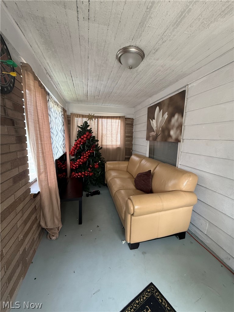 813 Beardsley Street Property Photo 3