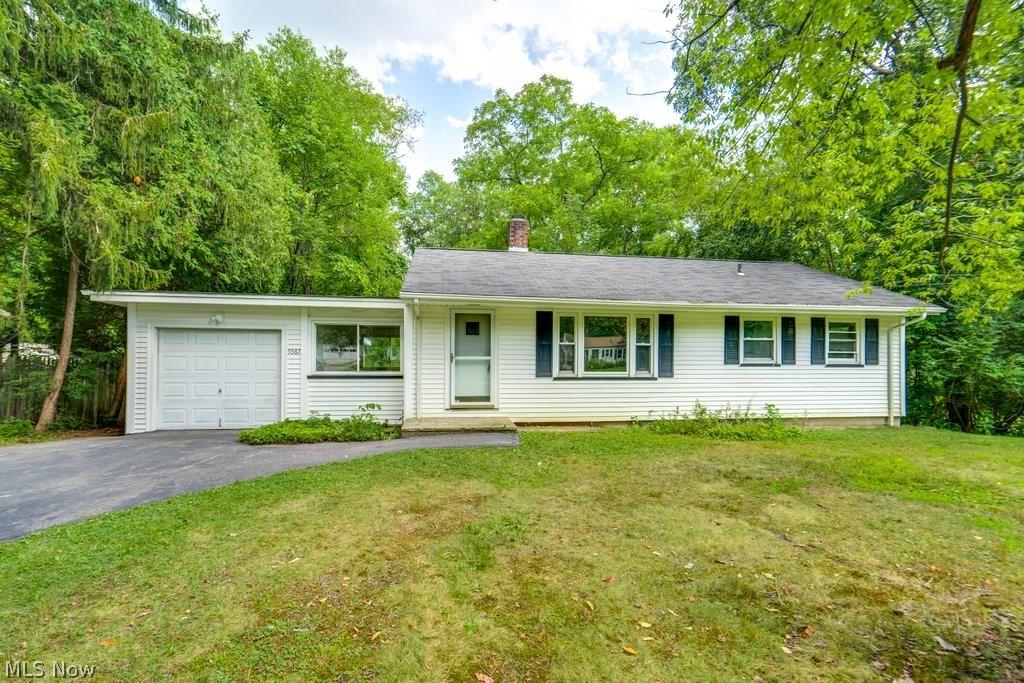 5567 Valley Lane Property Photo 1