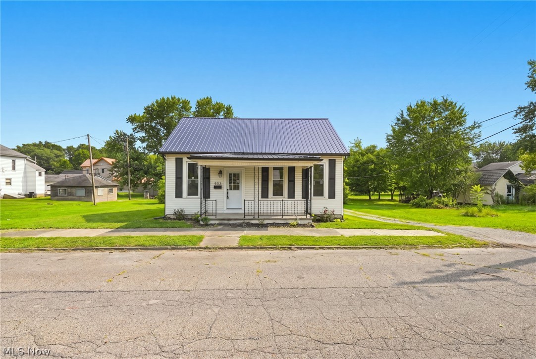 520 Foster Avenue Property Photo 1