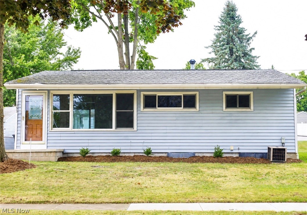 1093 Sutherland Avenue Property Photo 1
