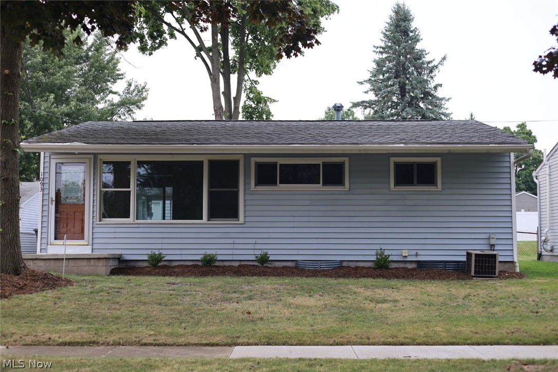 1093 Sutherland Avenue Property Photo 2