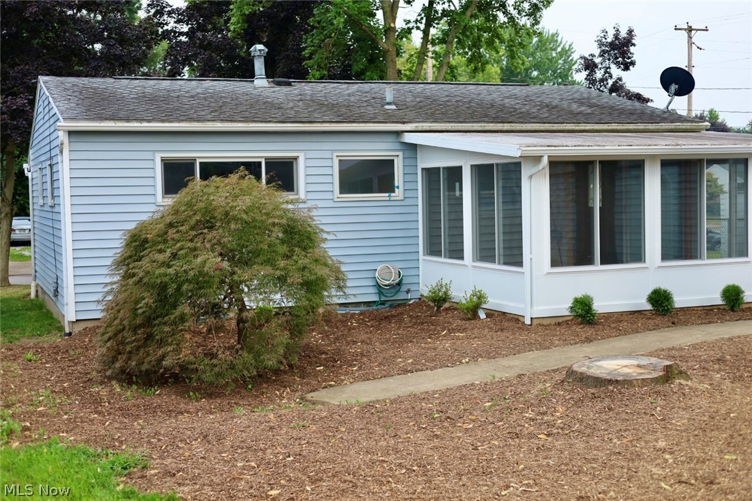 1093 Sutherland Avenue Property Photo 7