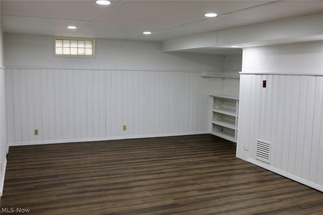 1093 Sutherland Avenue Property Photo 11