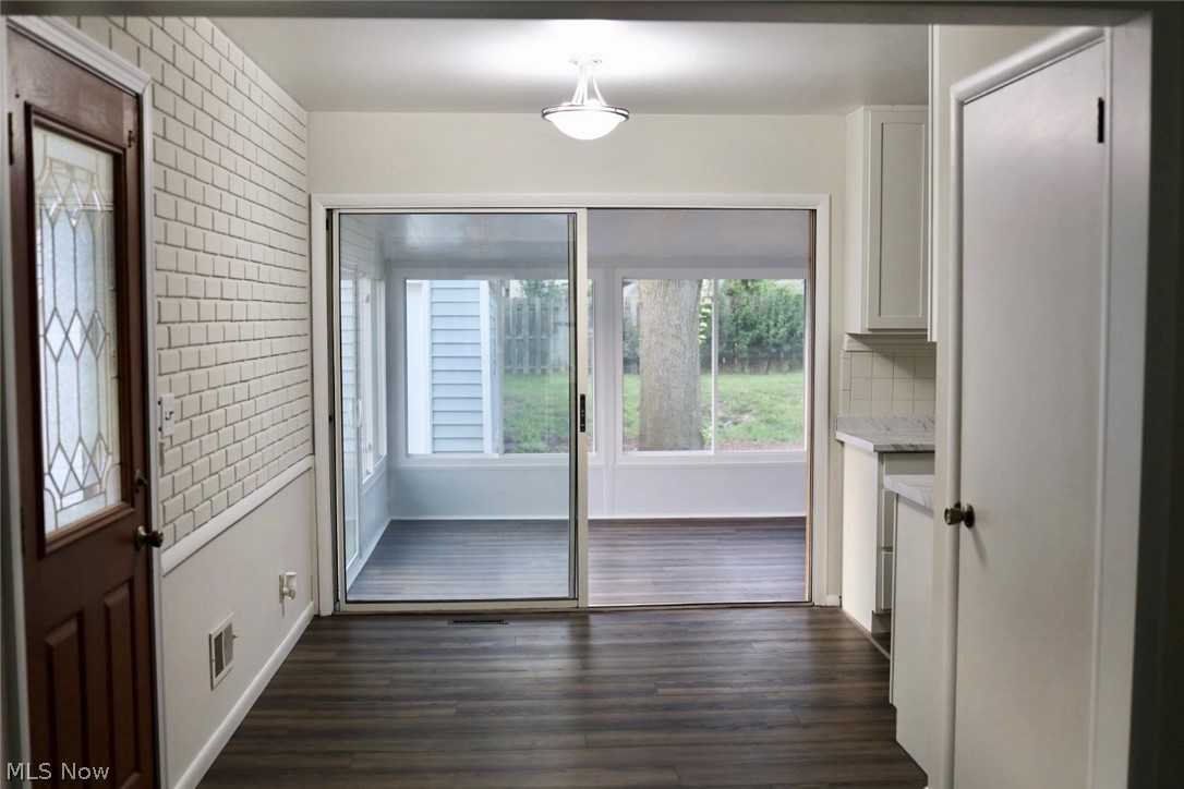1093 Sutherland Avenue Property Photo 12