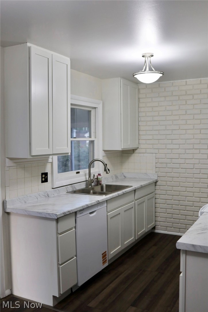 1093 Sutherland Avenue Property Photo 14