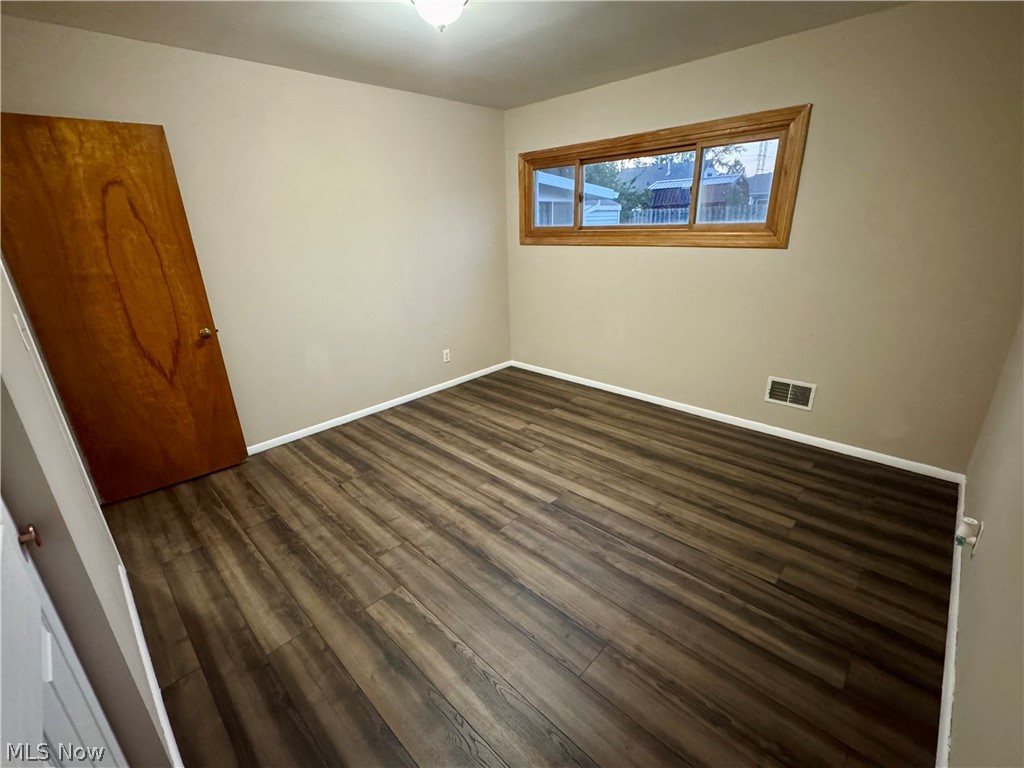 1093 Sutherland Avenue Property Photo 24