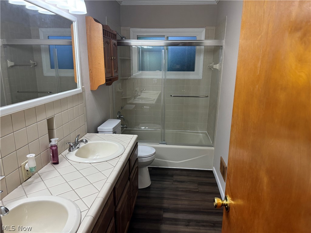 1093 Sutherland Avenue Property Photo 27