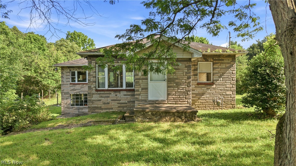 6585 Chestnut Ridge Road Property Photo 1