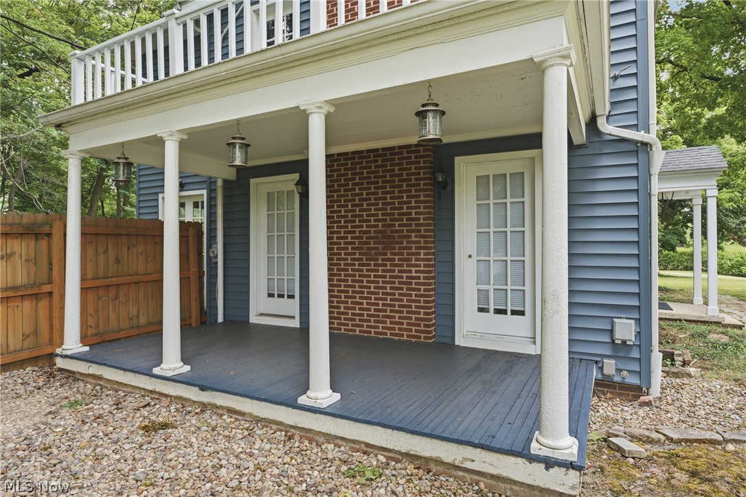 325 Vincent Street Property Photo 5