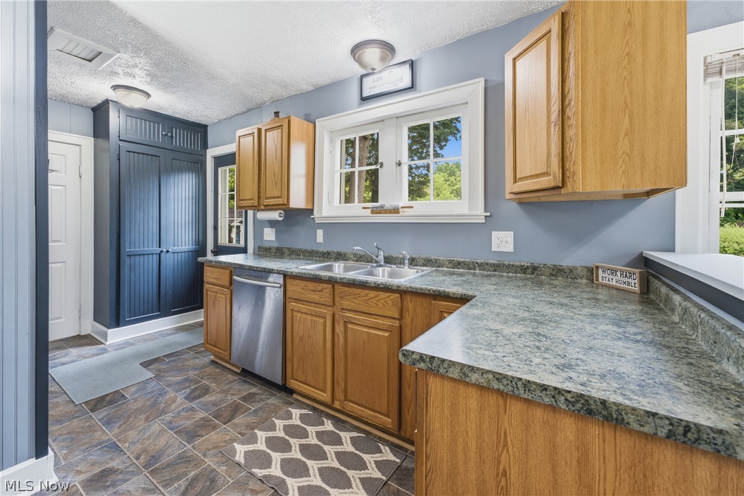 325 Vincent Street Property Photo 18